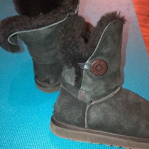 Black Bailey Button Ugg Boots